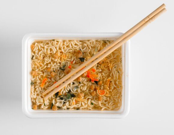 Диетолог Кованова раскрыла, как часто можно есть лапшу быстрого приготовления: "Бедный состав"