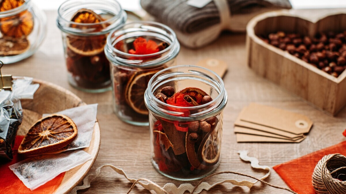 Вкусные подарки своими руками: варенье из хурмы, песто из базилика и не только Вкусные подарки своими руками: варенье из хурмы, песто из базилика и не только