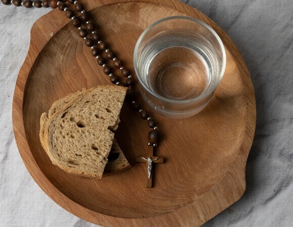 Врач Нефедова объяснила, как выйти из поста, не заработав панкреатит