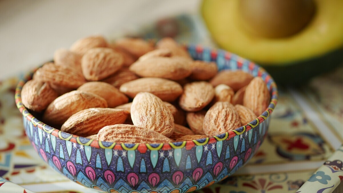 Исследователи выяснили, какой продукт может уменьшить акне на 22%