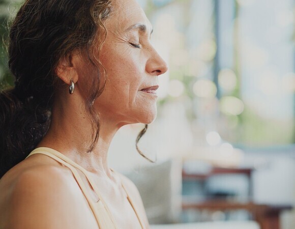 Дышим по Луне в апреле 2026: когда бодифлекс сжигает жир быстрее, а когда выводит отеки