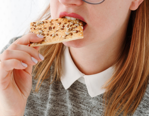 Проверено на себе: что случилось с моими зубами после отказа от сладких напитков