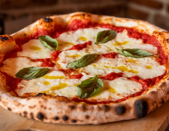 От классической "Маргариты" до пиццы со скумбрией — 10 лучших пиццерий Москвы по версии "Едим Дома"