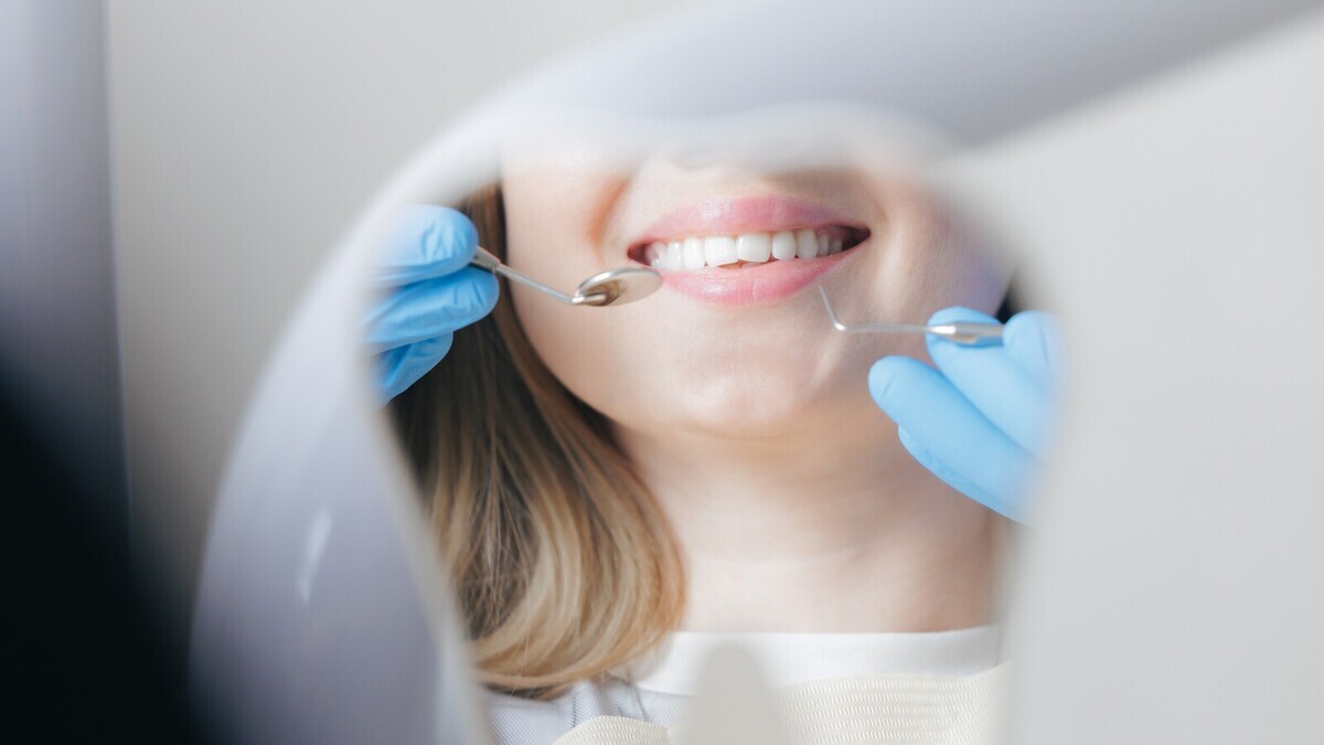 От чего надо отказаться до и после профессиональной гигиены зубов — ответила стоматолог Мелехова 