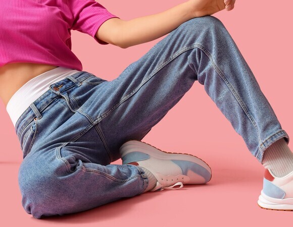 3 главных фасона джинсов весны-лета - 2026: укороченные, с заниженной талией и широкие