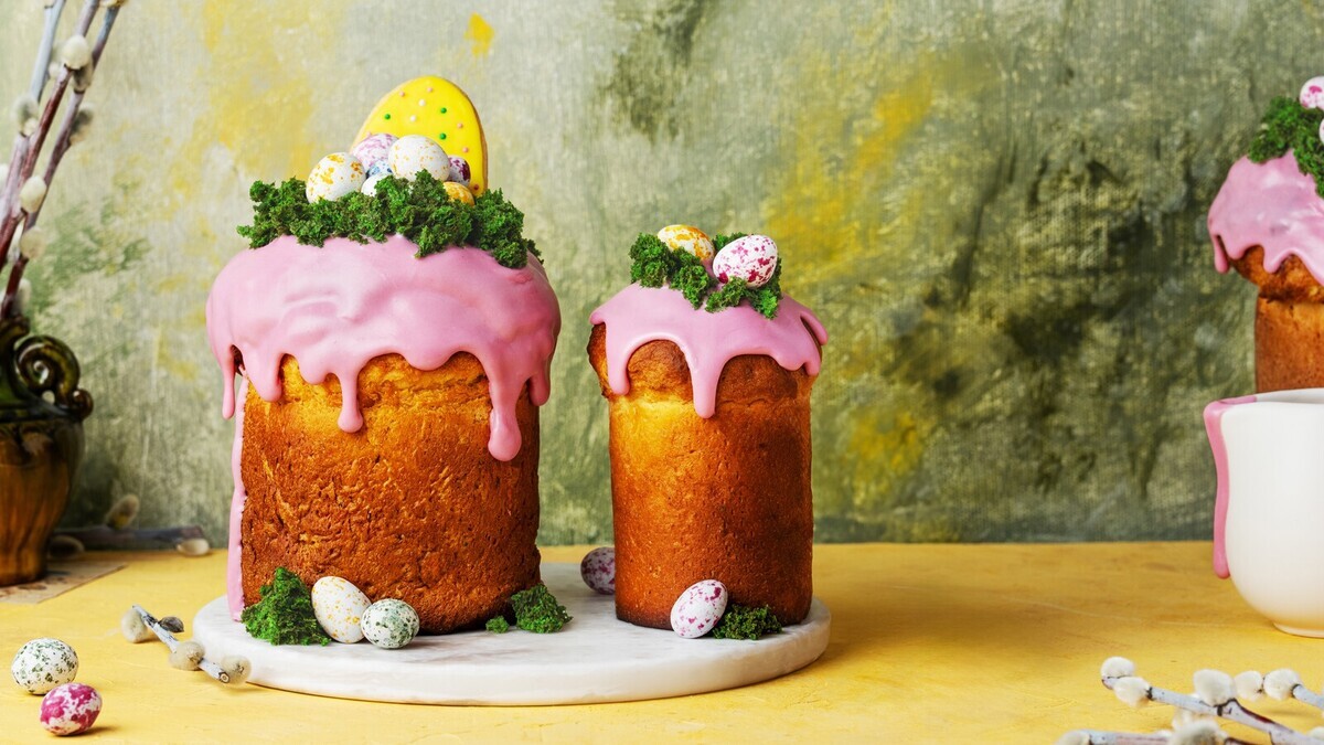 Розовая, голубая и даже блестящая! Чем подкрасить глазурь для кулича — варианты собрал шеф Кудряшов 