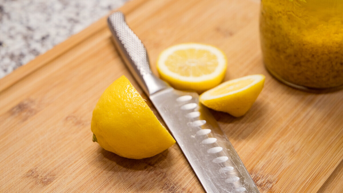 Не режьте эти продукты на деревянной доске — предупредили эксперты: не прослужат дольше месяца