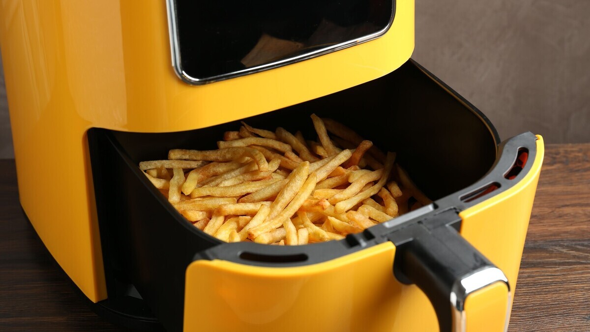 За 10 минут добилась по-настоящему хрустящей картошки в аэрогриле — надо было верно "подготовить" ее