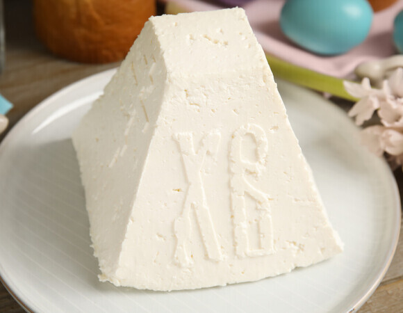 Без изюма: шеф Кудряшов назвал неожиданные добавки в творожную пасху 