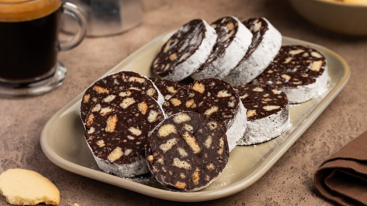 Постное или совсем нет? Из чего делают тесто для шоколадной колбасы и нужны ли в нем яйца Постное или совсем нет? Из чего делают тесто для шоколадной колбасы и нужны ли в нем яйца