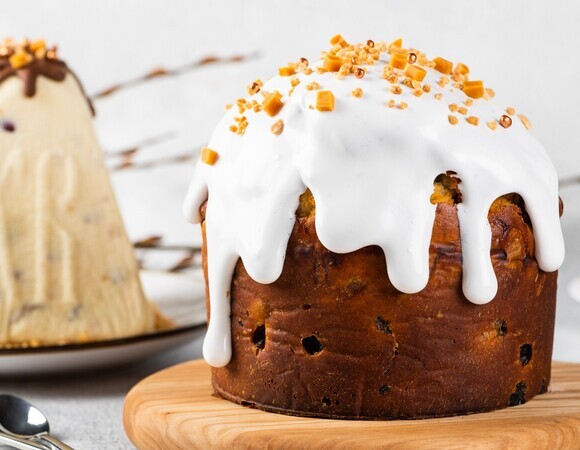 Рейтинг "Едим Дома": топ-5 необычных куличей от шеф-поваров — с бананом, в царском стиле и "фотогеничном минимализме"