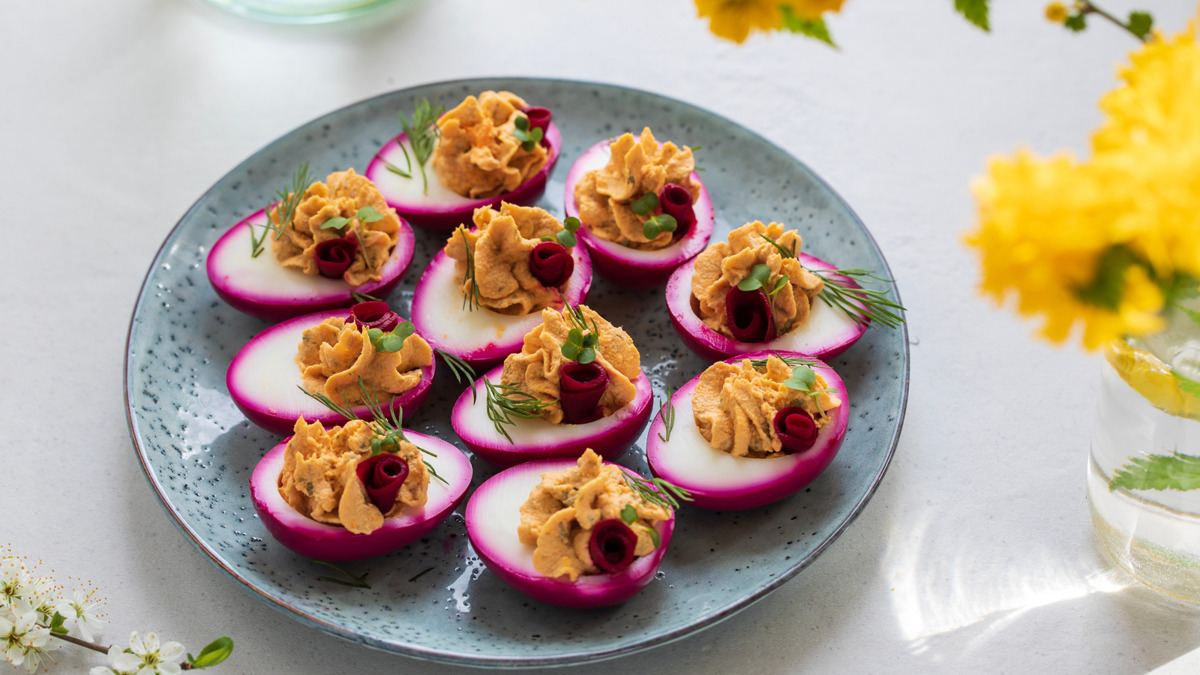 Свекольный цвет и пикантный вкус: почему я теперь мариную яйца только так