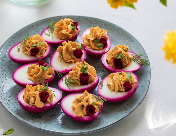 Свекольный цвет и пикантный вкус: почему я теперь мариную яйца только так