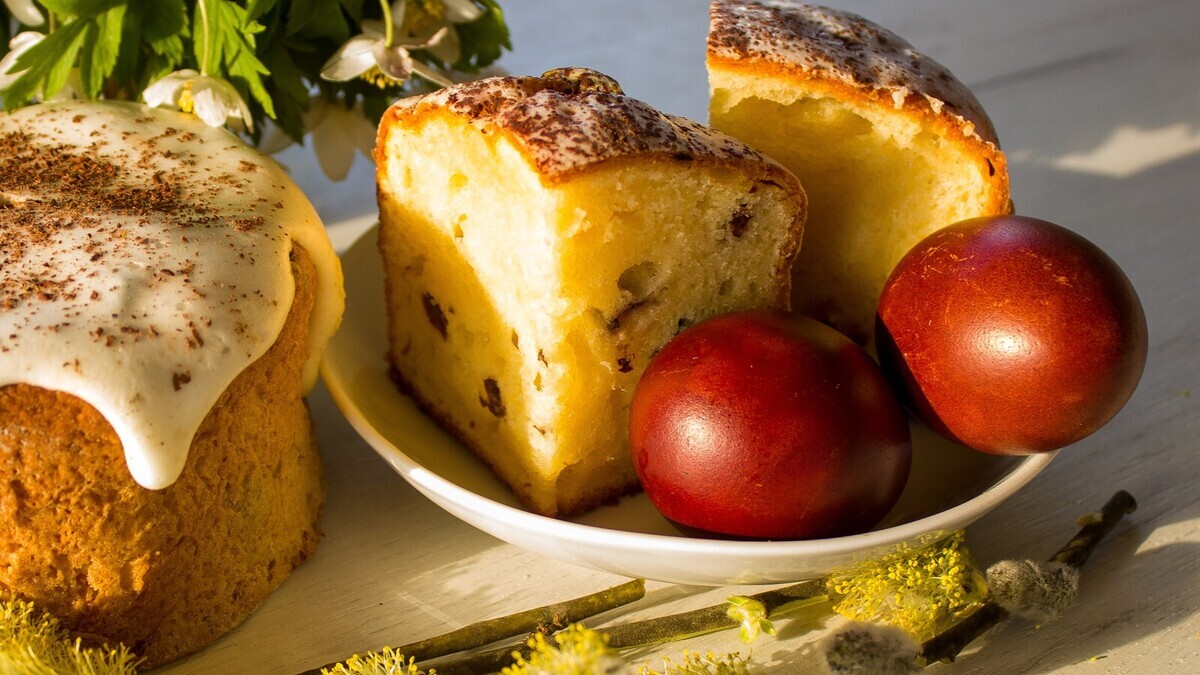 Лайфхак от шеф-повара превратил простой кулич — в золотой: даже есть жалко 