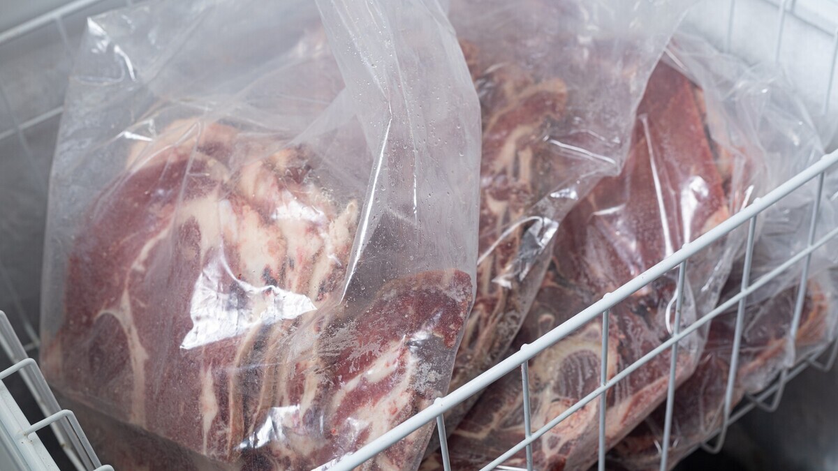 Как понять, что пора перебирать морозилку с мясом: мясник дал подсказку