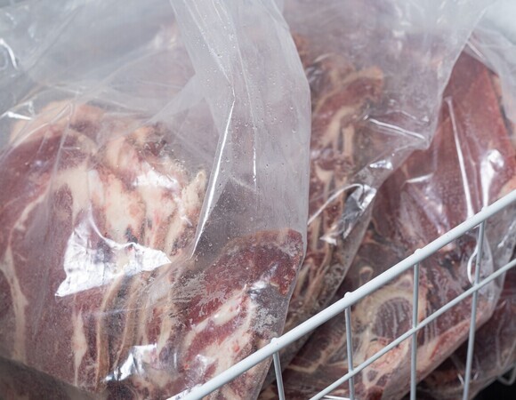 Как понять, что пора перебирать морозилку с мясом: мясник дал подсказку