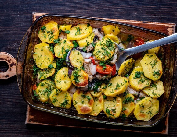 Еще один повод полюбить минтай: вот как из него готовлю полноценный ужин сразу с гарниром