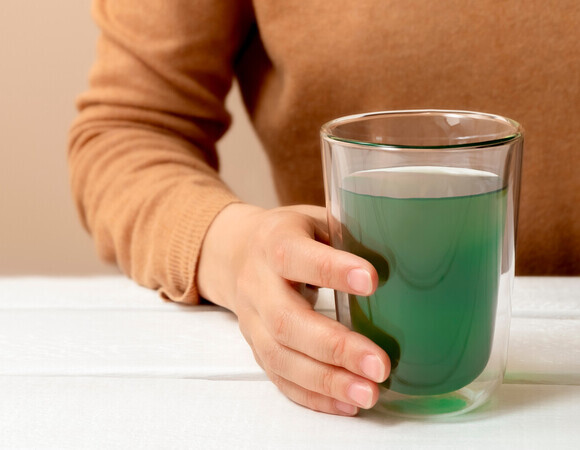 Придется сдавать анализы? Диетолог Шестакова объяснила правила приема хлорофилла 