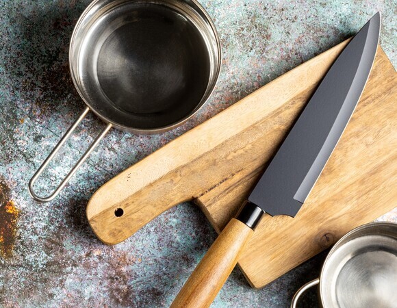 Кастрюли, сковороды, ножи: на чем нельзя экономить, а что можно купить за дешево