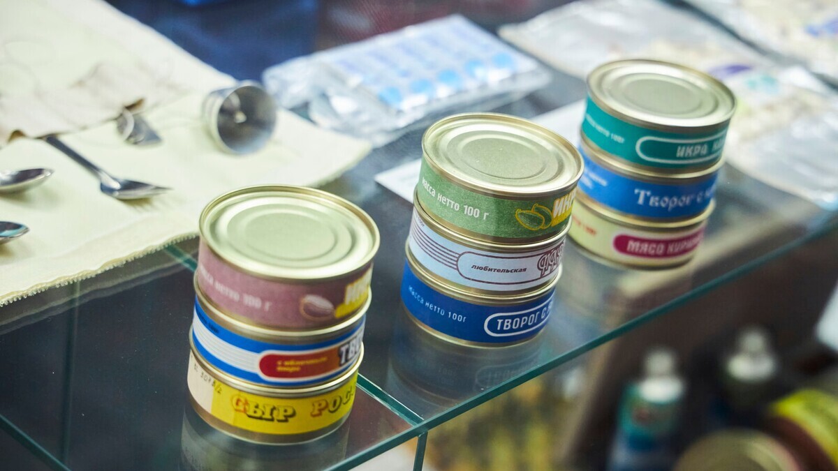 Повар космонавтов раскрыл главный принцип питания на орбите: "В скафандр не влезешь"