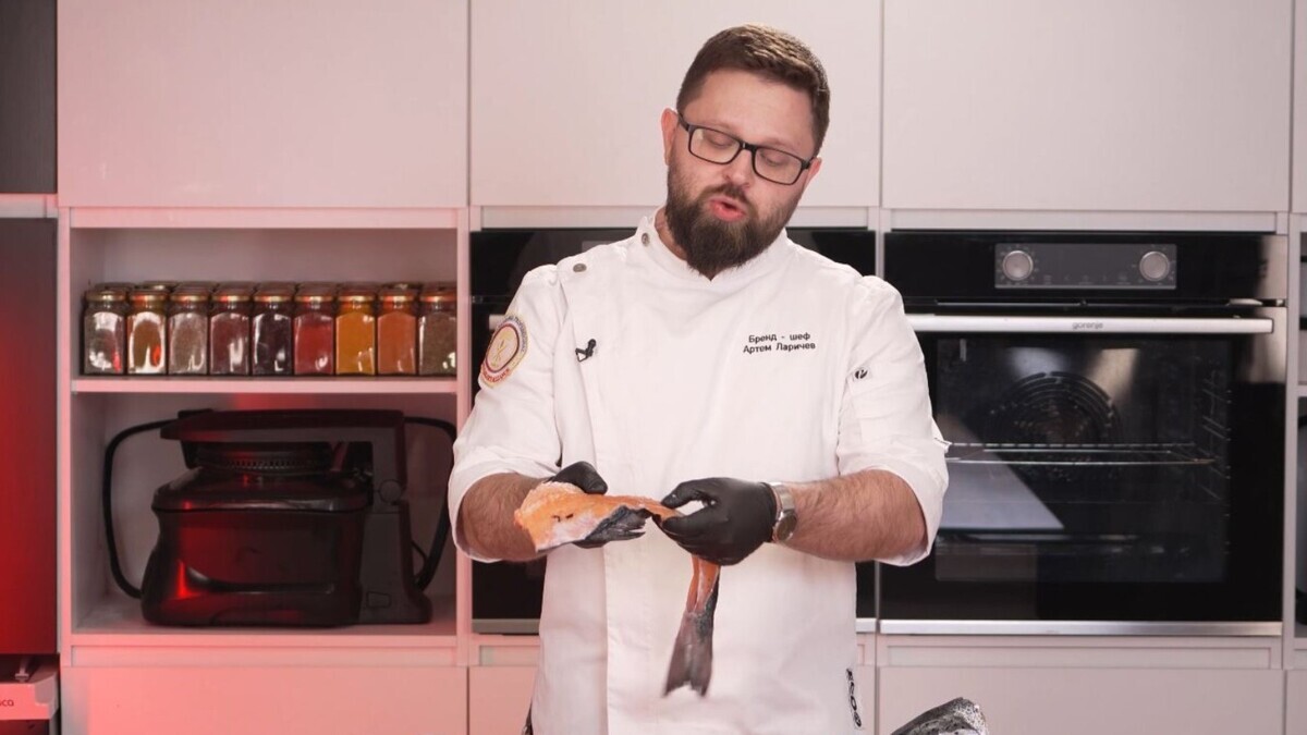 Это подделка: шеф-повар Ларичев рассказал, как отличить "подкрашенную" рыбу от свежей