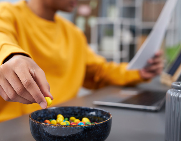 Больше не "кусочничаю": научилась есть без перекусов и перестала переживать за фигуру