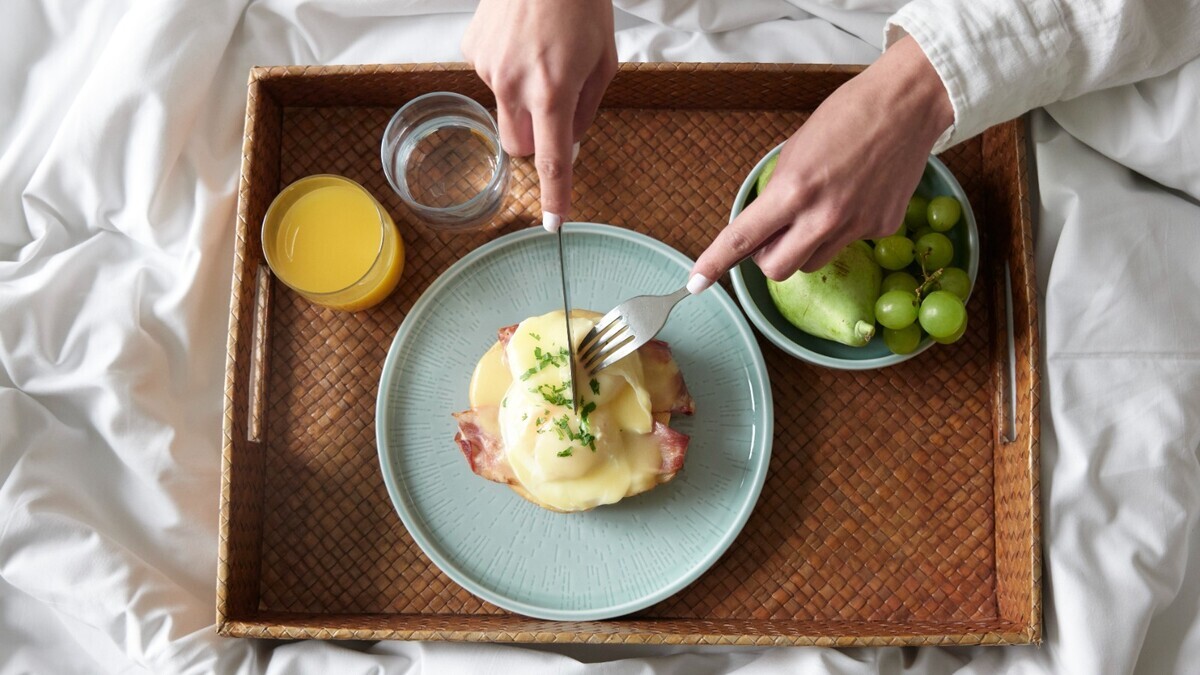 Завтрак долгожителя: что ели наши бабушки и что советуют диетологи