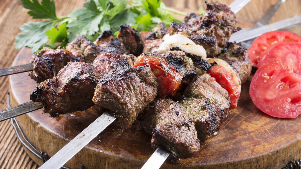 Добавляю 150 мл в маринад — и даже баранина получается идеальной: не знала, что шашлык маринуют на этом напитке