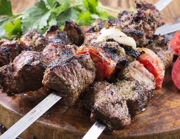 Добавляю 150 мл в маринад — и даже баранина получается идеальной: не знала, что шашлык маринуют на этом напитке