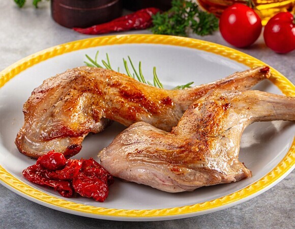 Нежно-розовое — обязательно: россиянам объяснили, как выбрать отличную крольчатину и приготовить из нее шашлык