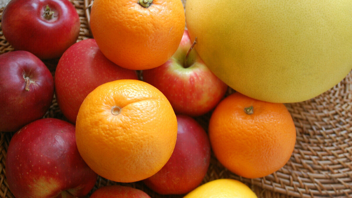 Эти 2 фрукта помогают избежать скачков сахара: доктор объяснила, как их есть правильно