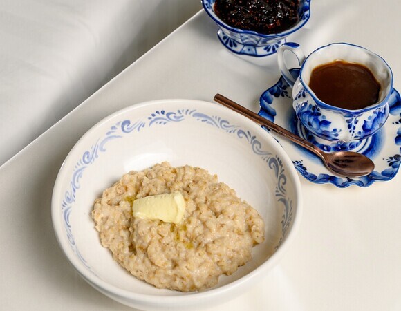 Бросила лавровый лист в овсянку: оказывается, этот и еще 2 приема шефы используют для улучшения каши