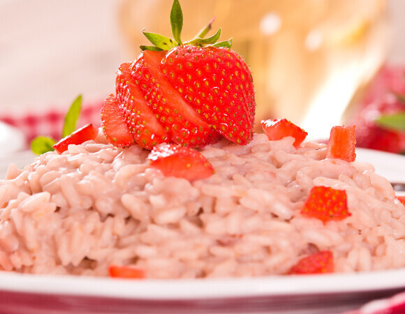 Ризотто не только на ужин: сладкая версия с томлеными фруктами стала любимым завтраком