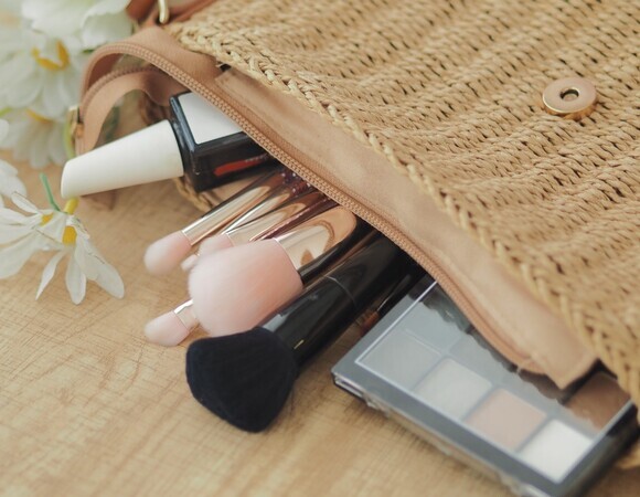 Косметичка мая - 2026: что стилисты покупают себе – не тратим деньги на пустышки