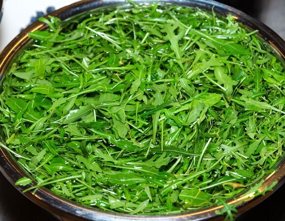 Не любила рукколу, пока не опробовала эту хитрость: горечь исчезает без следа