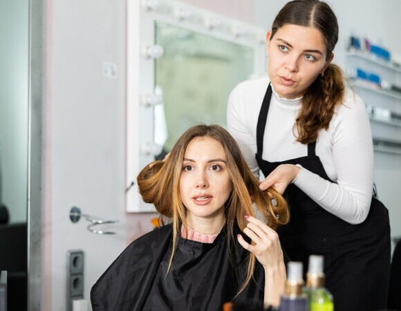 Лунный календарь стрижек на май 2026: гид по благоприятным дням