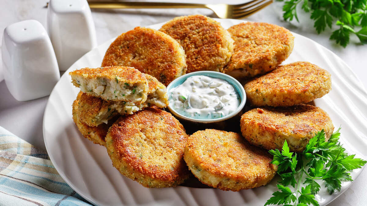 Рыбные котлеты, как в ресторане: 3 рецепта от шефов, которые захочется повторить дома