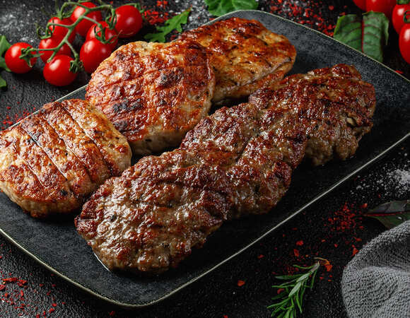 Как приготовить сочные мясные котлеты из курицы, утки, кабана и говядины — 4 рецепта от шеф-поваров