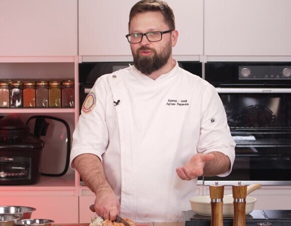Яйца не нужны: как приготовить сочные рыбные котлеты без мясорубки