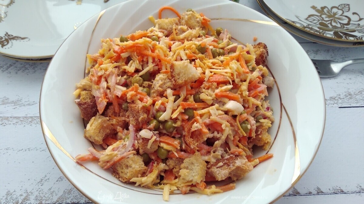 Сделала салат "Кудесница" с морковкой по-корейски — теперь просят каждый день: готовится без усилий и майонеза