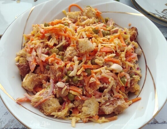 Сделала салат "Кудесница" с морковкой по-корейски — теперь просят каждый день: готовится без усилий и майонеза