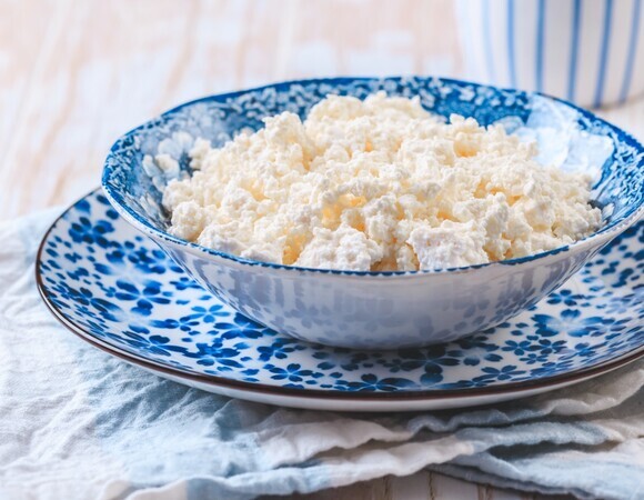 Какой творог можно замораживать, а какой выкинете: сроки хранения