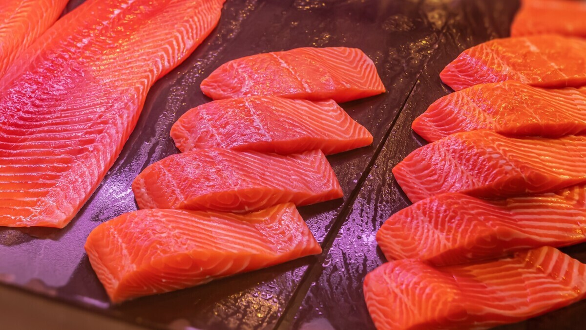 Красная рыба: какая вкуснее, полезнее, безопаснее и не ударит по кошельку Красная рыба: какая вкуснее, полезнее, безопаснее и не ударит по кошельку