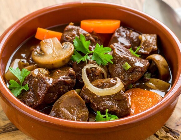 Добавьте ложку этого порошка в тушеное мясо — сами удивитесь, насколько вкус станет богаче