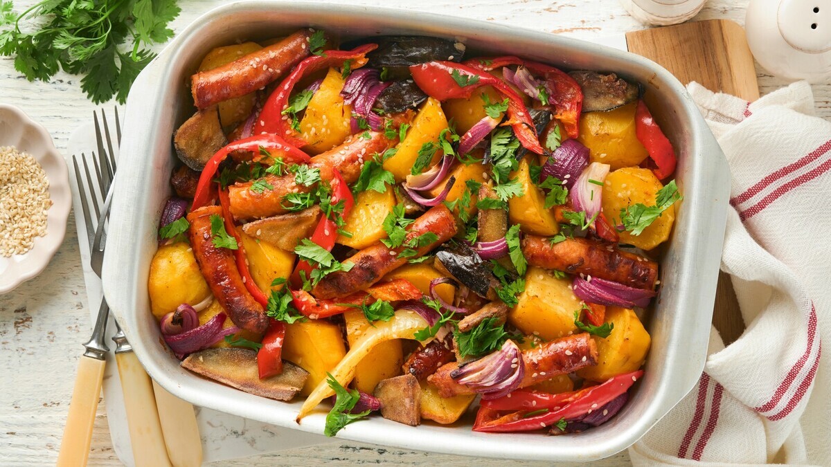 Беру сосиски и 5 картофелин — вкуснейший ужин для всей семьи получается за какие-то 35 минут