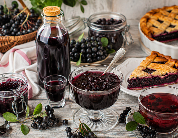 Что приготовить из черноплодки: 5 рецептов — от варенья со вкусом вишни до пирога и настойки