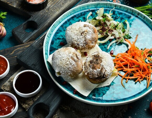 Картошку обваливаю в муке с солью — и в духовку: по вкусу с костра, как в детстве