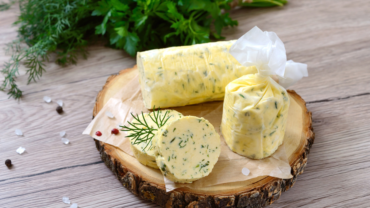 Как я делаю ароматные домашние масла с чесноком и травами: секреты и сроки хранения Как я делаю ароматные домашние масла с чесноком и травами: секреты и сроки хранения