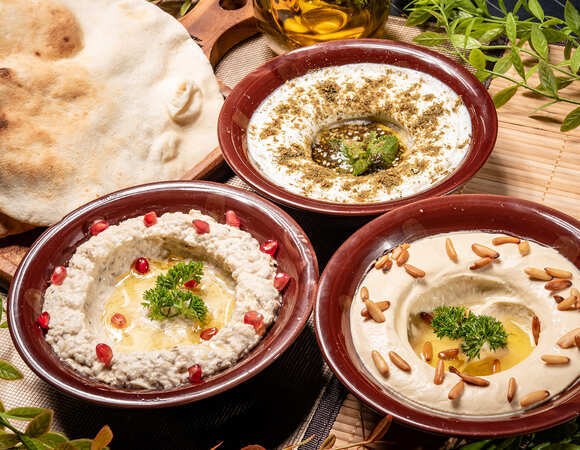 Хумус, бабагануш и другие ближневосточные закуски: 4 рецепта от шеф-поваров