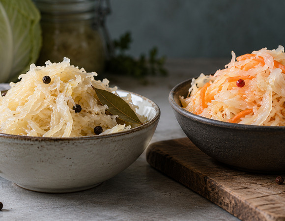 Чем немецкий зауэркраут отличается от нашей квашеной капусты и как его приготовить — ответил шеф-повар